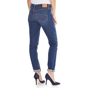 Women’s Levi’s 414 jeans, Size 29